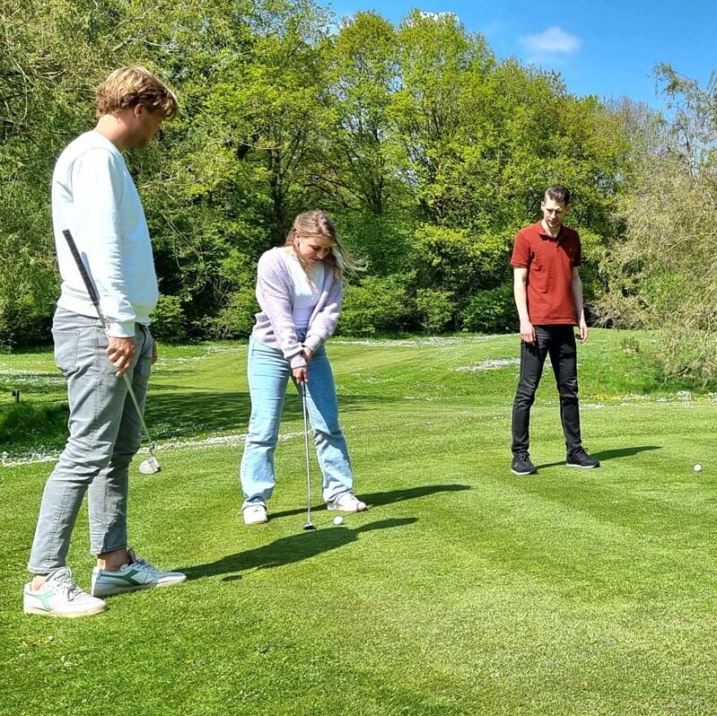 Pitch&Putt groep op green